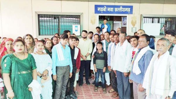 सरपंच गायकवाड़ ने समर्थकों के साथ किया कांग्रेस प्रवेश