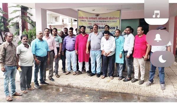 लंबित मांगों को ले कर्मचारी-अधिकारियों में रोष, बैठक में लिए कई निर्णय
