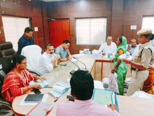 कलेक्टर ने जनचौपाल में सुनी समस्याएं