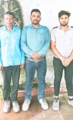 चोरी के संदेह में ऑटो चालक को बंधक बना मारपीट, सडक़ निर्माण कंपनी के 3 कर्मी गिरफ्तार, जेल