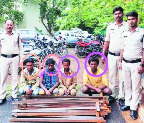 खेत से लोहे का एंगल चोरी, 4 गिरफ्तार 