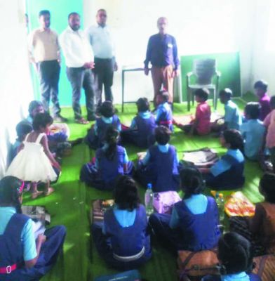 कहीं स्कूल बंद मिले तो कहीं शिक्षक नदारद, होगी कार्रवाई