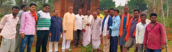 विधायक प्रतिनिधि बिनकरा-गुमगराकला पहुंच ग्रामीणों से की मुलाकात