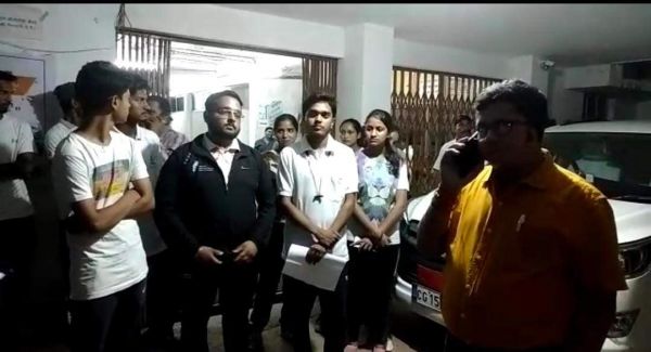 विवि से मदद न मिलने पर कलेक्टर ने दिया सहारा