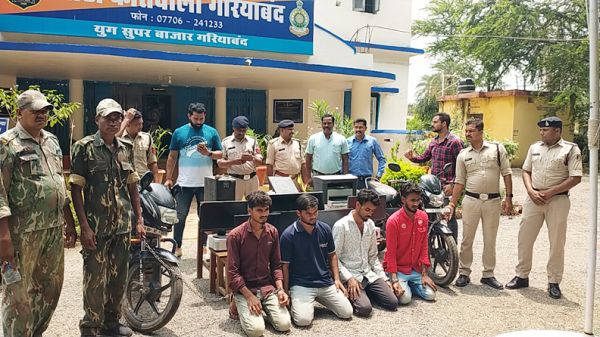 स्कूल में कम्प्यूटरों की चोरी, 4 गिरफ्तार