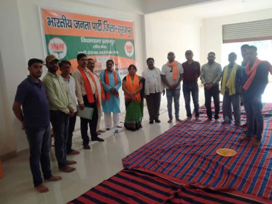 मुखर्जी के आदर्शों पर चलने का भाजपाइयों ने लिया संकल्प