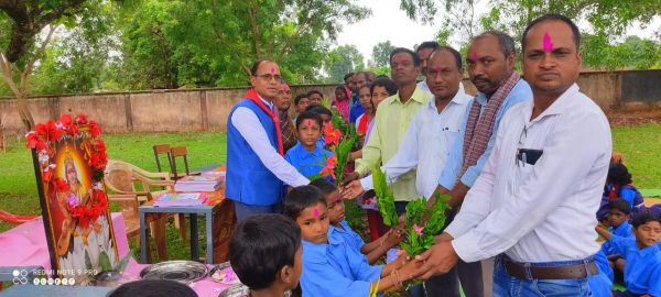 प्राथमिक व उच्च प्राथमिक शाला मुरारीपारा में मना प्रवेशोत्सव