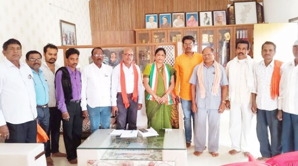 भवन निर्माण स्वीकृति पर विधायक का यादव समाज ने जताया आभार