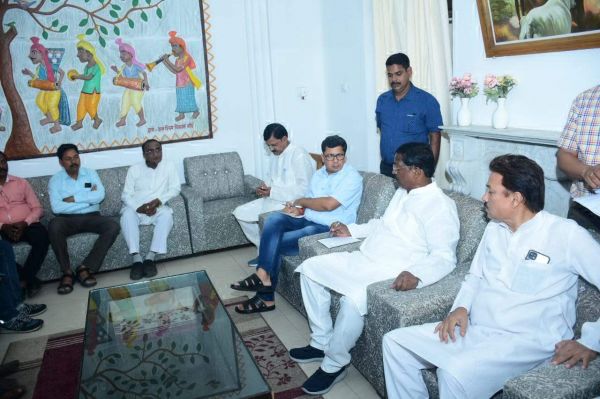 समितियों में उर्वरक की सुचारू वितरण कराकर किसानों को उपलब्ध कराये - भगत