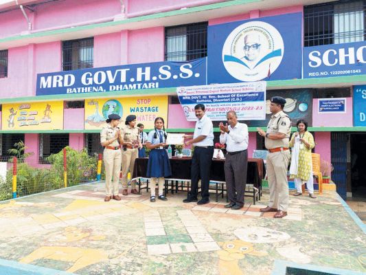 एसपी ने छात्र-छात्राओं को बताए नशे के दुष्प्रभाव