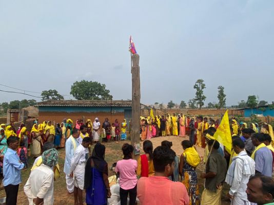 दुर्गावती के बलिदान दिवस पर हसदेव अरण्य के आदिवासियों ने जल जंगल-जमीन को बचाने का लिया संकल्प