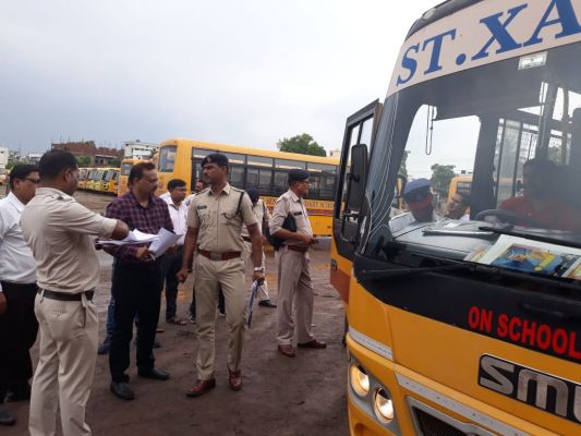 54 स्कूली बसों की फिटनेस जांच, 24 में मिली खराबी, हफ्तेभर में सुधारने के निर्देश