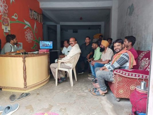 भाजपा कार्यकर्ताओं ने सुनी प्रधानमंत्री के मन की बात