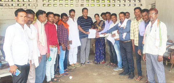 किसान संघर्ष समिति के सदस्यों ने खनिज विकास निगम के अध्यक्ष से की मुलाकात