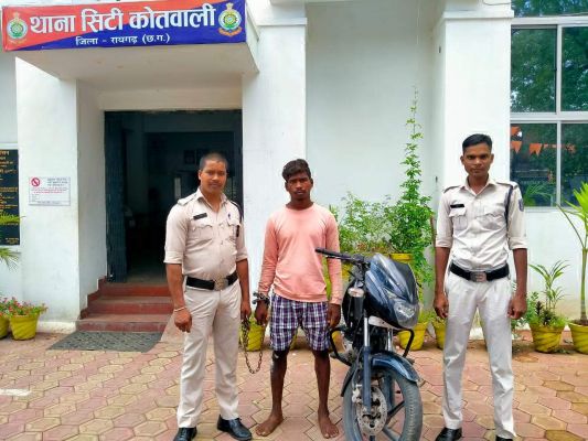चोरी की बाईक खपाने ग्राहक तलाश रहा आरोपी पकड़ाया