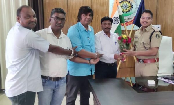 नए एसपी से कांग्रेसी मिले, समस्याओं पर चर्चा