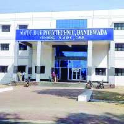 एनएमडीसी पॉलिटेक्निक दंतेवाड़ा में  व्याख्यान श्रृंखला, अनुभव साझा किए