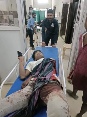 कार की ठोकर से बाइक सवार घायल,  डायल 112 ने पहुंचाया अस्पताल