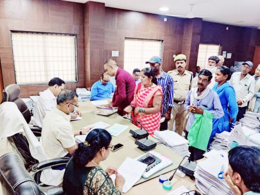 जनचौपाल में कलेक्टर ने सुनी समस्याएं