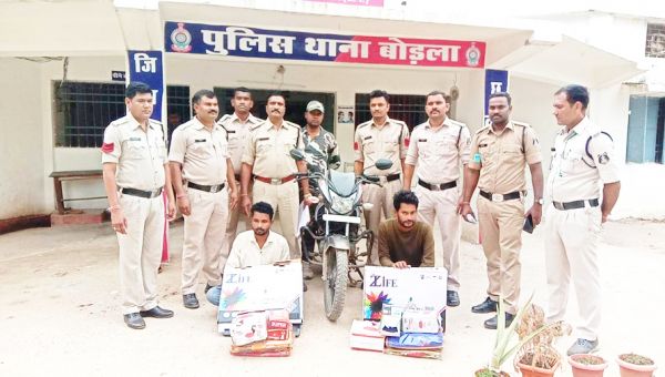 फेरी वालों से लूट, दो आरोपी गिरफ्तार