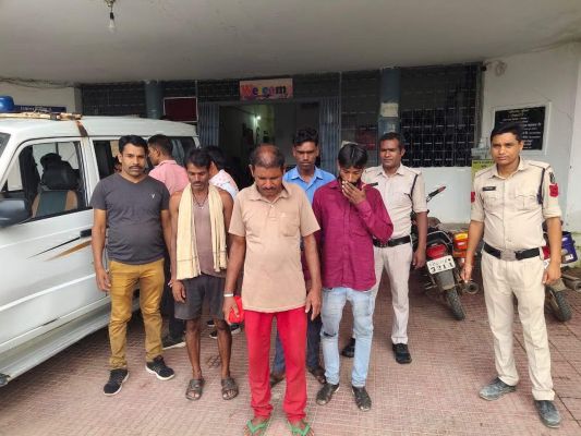 जुआ फड़ पर छापा, 5 जुआरी पकड़ाए