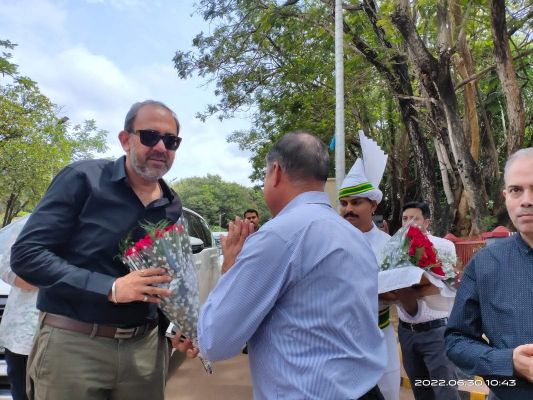 एनएमडीसी के निदेशकों का बचेली आगमन, जोशीला स्वागत