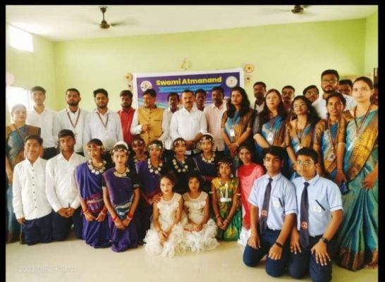 स्वामी आत्मानंद स्कूल देवकर के शाला प्रवेश उत्सव में कलेक्टर हुए शामिल
