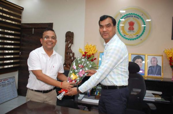 नए कलेक्टर जनमेजय महोबे ने संभाला कार्यभार