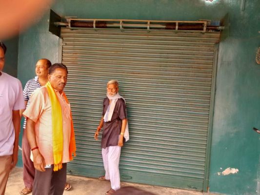 भटगांव में दुकानें बंद रहीं