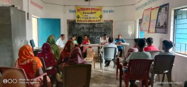 प्राथ. शाला के लोकनाथ तथा पूर्व माध्य. शाला की रीना अध्यक्ष