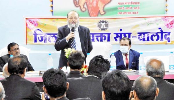 मुख्य न्यायधीश ने न्यायालय परिसर का किया अवलोकन, जिला अधिवक्ता संघ के कार्यक्रम में हुए शामिल
