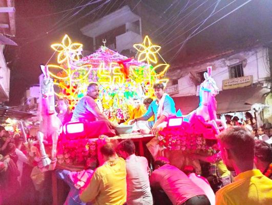 भक्तों की पीड़ा हरने रथ यात्रा पर निकले महाप्रभु जगन्नाथ