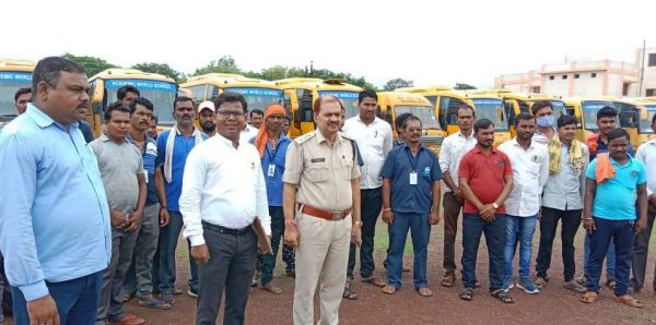 64 स्कूली वाहनों की जांची फिटनेस, मिली कमियां