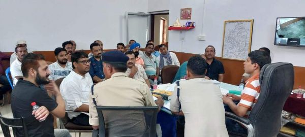 रिंग रोड में खड़े होने वाले ट्रक को हटाने व ट्रांसपोर्ट नगर में खड़ी करने की हिदायत