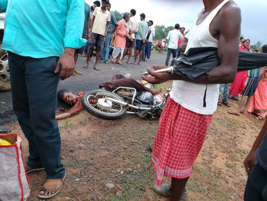 बाइकें भिड़ीं, 1 मौत, 2 मासूम सहित 4 घायल