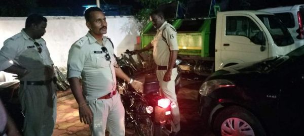 यातायात व्यवस्था सुधारने वाहन मालिकों एवं दुकानदारों को दी समझाईश