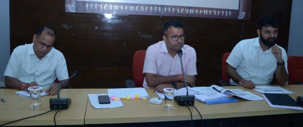 राजस्व प्रकरणों के निराकरण में दिखाएं तत्परता