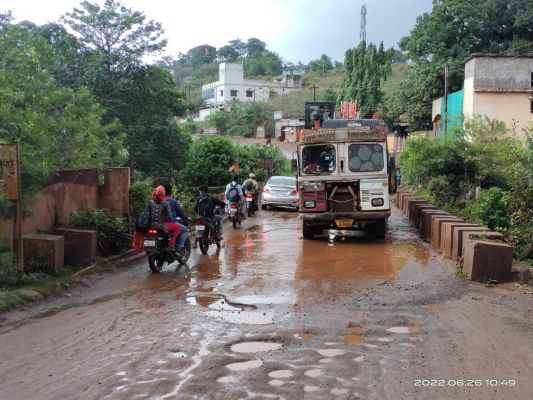 जर्जर पुलिया, आवागमन में परेशानी, हादसे की आशंका