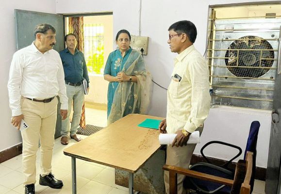 निरीक्षण में पहुंचे सीईओ, कर्मचारी रहे नदारत, जताई नाराजगी