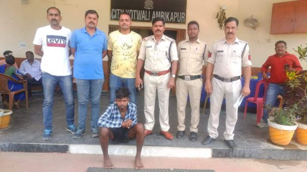 चोरी का आरोपी गिरफ्तार, सामान व नगद बरामद