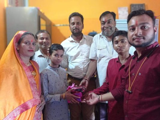 नवोदय प्रवेश परीक्षा में जिले में अव्वल, रोशन का सम्मान