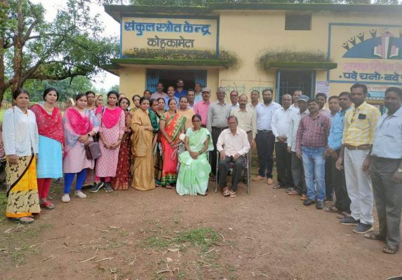संकुल केंद्र कोहकामेटा में सेवानिवृत्त शिक्षकों को दी विदाई