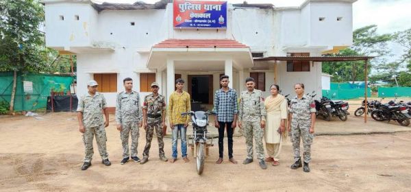 बाइक चोरी करने वाला और खरीददार गिरफ्तार