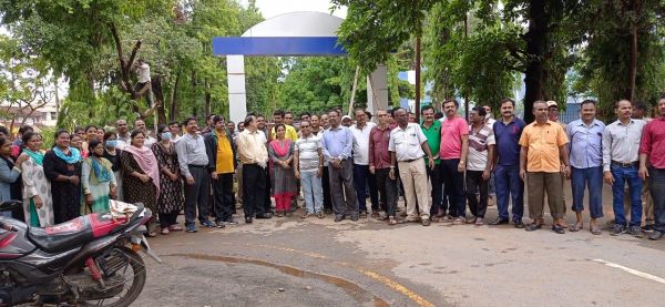 जिला न्यायालय परिसर में चलाया स्वच्छता अभियान