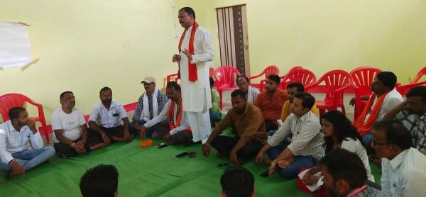 समाज के बीच जाकर बड़े परिवर्तन के लिए तैयारी करें- श्याम बिहारी