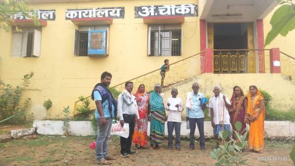 मुआवजा के लिए 8 साल से भटक रहे दो दर्जन किसान सीएम की बाट जोह रहे हैं किसान, करेंगे शिकायत