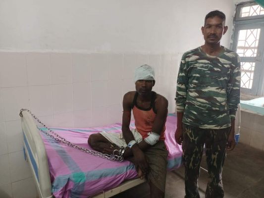 शराब पीने के लिए पैसे मांगे, विवाद