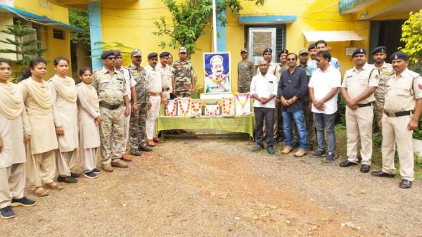 शहीदों की शहादत को कभी भूला नहीं पाएंगे देशवासी-मानिकपुरी