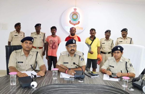 जमीन विवाद : दंपत्ति की सुपारी देकर करवाई थी हत्या, 3 गिरफ्तार