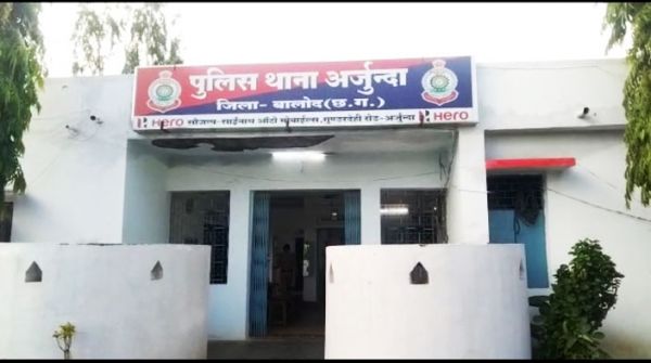 लापता बच्चे का झाडिय़ों में फंसी मिली लाश 